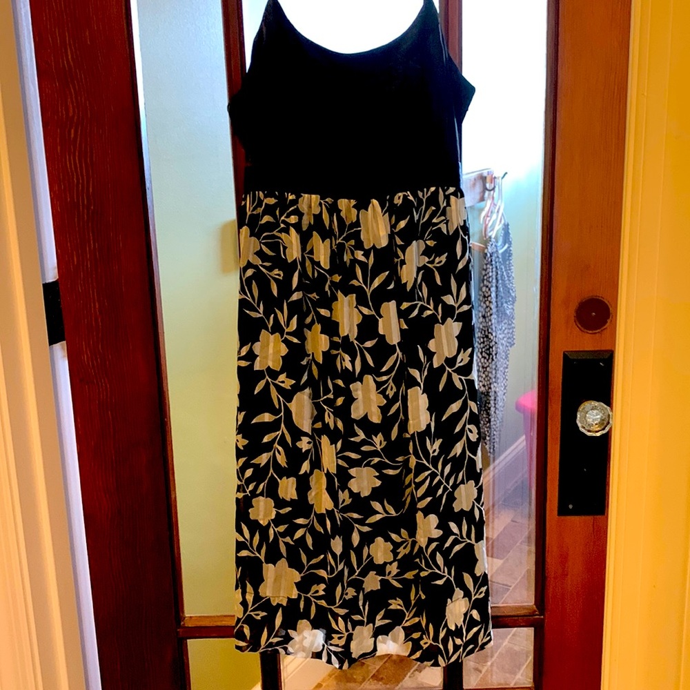 Women’s Motherhood Maternity Dress Size M